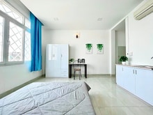 Hình ảnh Cho thuê Trang Chủ MB66.COM / Đăng Ký Tặng 66K Studio, Xóm Chiếu Q4 gần cầu Khánh Hội có cửa sổ rộng