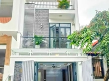Hình ảnh HÓT! Nhà 2 Lầu Sân Thượng  Mặt Tiền Đượng Số PHẠM HỮU LẦU. Q7