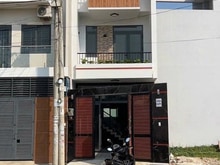 Hình ảnh Nhà 1 trệt 2 lầu mới xây đường lò lu