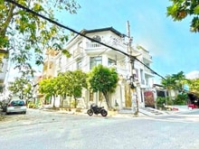 Hình ảnh CĂN GÓC  2 Lầu Sân Thượng Mặt Tiền Đường Số PHẠM HỮU LẦU.Q7