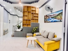 Hình ảnh Nhà mới đẹp - ngay hàng xanh - sát mặt tiền - 43m2 -2 tầng - 4.x tỷ
