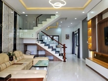 Hình ảnh Bán gấp nhà Võ Văn Kiệt Q1 46m2 2lầu chỉ 4tỷ110 sổ sẵn sang