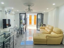 Hình ảnh Bán Nhà Nguyên Hồng, Hẻm Xe Hơi, 50M2, 6 Tầng Có Thang Máy, 8.2 Tỷ