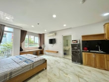 Hình ảnh ✅Căn Hộ Studio Rộng 40m2_Balcony_View Landmark 81_Gần Cầu Bason
