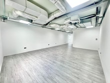 Hình ảnh Cho Thuê Nguyên Sàn VP Nguyễn Hoàng 200m2 Giờ Tự Do, Hầm để xe free