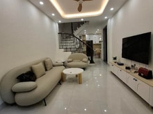 Hình ảnh B.án nhà trung tâm cầu giấy_lô góc_ dân xây chắc chắn_ hai thoáng