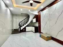 Hình ảnh Nhỉnh 4 tỷ có nhà 30m/6 tầng mặt ngõ lõi đống đa kinh doanh, 2 thoáng