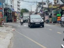 Hình ảnh Cho thuê nhà mặt tiền kinh doanh tên lửa nhỏ 15 triệu tháng