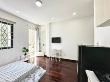 Hình ảnh Căn Hộ Ban Công Full Nội Thất Cửa Sổ Lớn Tách Bếp Etown Cộng Hòa