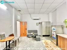 Hình ảnh Cho Thuê Căn Hộ Ban Công Full Nội Thất Cửa Sổ Lớn Tách Bếp Khu Sân Bay