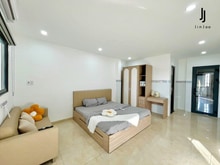 Hình ảnh Cho Thuê Căn Hộ Ban Công Full Nội Thất Cửa Sổ Lớn Tách Bếp Khu Sân Bay