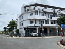 Hình ảnh Bán gấp căn góc 3 mặt tiền 187m2 - Thị Trấn Bến Lức Long An