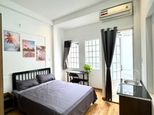 Hình ảnh Phòng mới, ban công, cửa sổ, sẵn tiện nghi. 98 Thích Quảng Đức