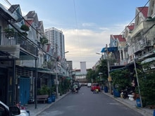 Hình ảnh Bán Nhà sát Vincom Dĩ An BD Sổ Hồng Riêng 64m2