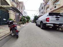 Hình ảnh Hà Huy Giáp, Quận 12, 4 tầng, 75m2, hẻm 8m + vỉa hè, hẻm thông.