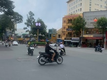Hình ảnh Cho Thuê MT Ngay Vòng Xoay Trần Phú Quận 5