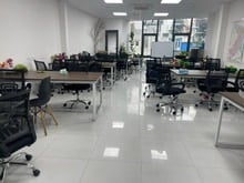 Hình ảnh Văn phòng cho thuê, thang máy, hầm xe gần chợ tiện di chuyển trung tâm