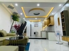 Hình ảnh Nhiệt bán, tt thành phố, hải châu, 3 tầng, ngang 4m, chỉ 2.38  tỷ.