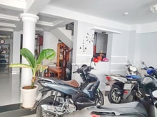 Hình ảnh Cần bán tòa nhà 5 lầu MT đường Tân Quy Q7
