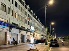 Hình ảnh Cho thuê nhà mặt tiền 32 Song Hành Quận 2. 5L 5x20m + lề 8m thang máy