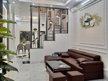 Hình ảnh Nhà Mới 4 Tầng Siêu Phẩm TRUNG TÂM CẦU GIẤY - Mới Kính Koong