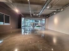 Hình ảnh Cho Thuê Văn Phòng Sala Trống Suốt 77m2 Giá Chỉ 25 Triệu.