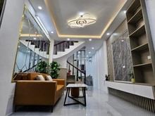 Hình ảnh Bán nhà 5 tỷ, 30m² hoàng hoa thám - ngõ thông, ba gác tránh, sàn gỗ,
