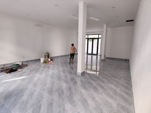 Hình ảnh cho thuê tầng trệt nhà phố có máy lạnh, kế bên chợ đêm-
