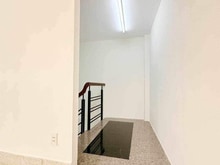 Hình ảnh Bán nhà Gò Vấp giá rẻ Nguyễn Thái Sơn 3 tầng BTCT hoàn công đủ
