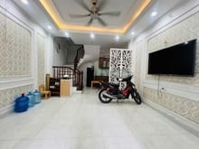 Hình ảnh Đẳng Cấp Bán Nhà **Gia Thượng**, 42 M2, Ngõ Ô Tô, Giá 6 Tỷ