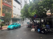 Hình ảnh Bán Gấp BĐS ÔTÔ ngủ nhà tại đường Trần Quang Diệu , Quận 3 , HCM