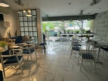 Hình ảnh Cho thuê MB Chân đế Nguyên Hồng. DT 500m2, Mt 35m. Có PCCC. Giá 25$/m2