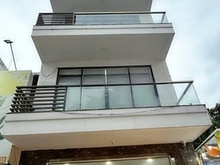 Hình ảnh Cho thuê nhà nguyên căn hẻm xe hơi Cao Thắng, phường 3, quận 3