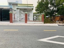 Hình ảnh Bán Nhà MT đường nhựa. Thị trấn củ Chi. Giá 5,5 tỷ