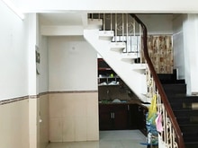 Hình ảnh Cho thuê nhà HẺM XE HƠI 3 LẦU 5PN 3WC Cách Mạng Tháng 8 Q3