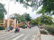 Hình ảnh Đất đẹp Sổ Riêng, Ô Tô đậu cổng, 100M2 , nhỉnh 2 Tỷ