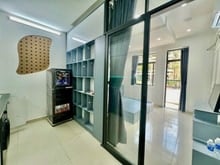 Hình ảnh CHDV dạng 1PN ban công cửa sổ nội thất đẹp đầy đủ tiện nghi Quận 1