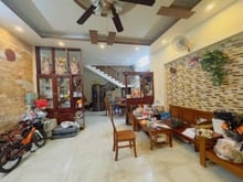 Hình ảnh Chính Chủ Bán Nhà Đường Nguyễn Văn Cừ Long Biên 50m2 - 5 Phút Sang Hồ