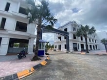 Hình ảnh Bán nhà mới 1 trệt 2 lầu full nội thất giá 2,8ty ngay KVN Bình DƯơng