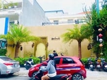 Hình ảnh 230tr! Cho thuê nhà góc 2 MT Hồ Hảo Hớn, Quận 1. DT: 11x22m, 2 lầu.