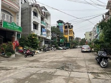 Hình ảnh Bán Đất Xây Nhà - Toà nhà. 3 mặt tiền Quốc Hương Khu vực Hầm + 7 tầng.