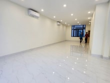 Hình ảnh Giá thuê: 20 triệu/ 2 tầng trệt + lầu 1 có thang máy, lối đi riêng
