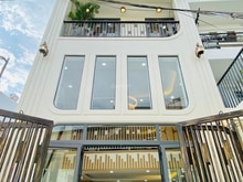 Hình ảnh HOT ! Nhà đẹp bán gấp Thành Thái,P14,Q10.80m2.Giá2tỷ500.Sổ sẵn