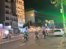 Hình ảnh nhà c4 mặt tiền đường bờ bao tân thắng .lê trọng tấn. tây thạnh.