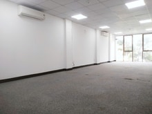 Hình ảnh CC cho thuê mb tầng 4 làm VP mp Hoàng Văn Thái - TX, DT 150m2, 19 Tr