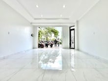Hình ảnh Mặt tiền Bờ Kè lối đi riêng_có sẵn máy lạnh_cửa kính_decor mới 100%