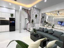 Hình ảnh Bán nhà Khâm Thiên ngay Ô chợ Dừa, Đống Đa, dt 42m2, 4t, mt 5.7m.