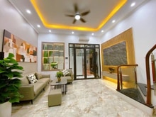 Hình ảnh La Thành KHÔNG dính QH - cách đường 20m - mới khang trang, sạch đẹp.