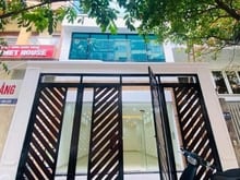 Hình ảnh Cho thuê nhà Thành Thái, Dịch Vọng, Cầu Giấy 100 mét 4 tầng mới đẹp
