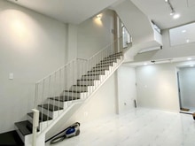 Hình ảnh 20m ra MT Nguyễn Thượng Hiền, Phường 5, nhà 5 tầng BTCT, xe hơi đỗ cửa